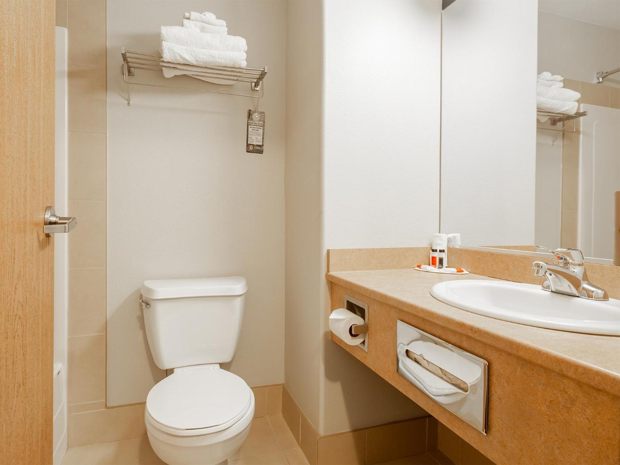 Super 8 By Wyndham St-Jerome Hotel Saint-Jerome Exterior photo