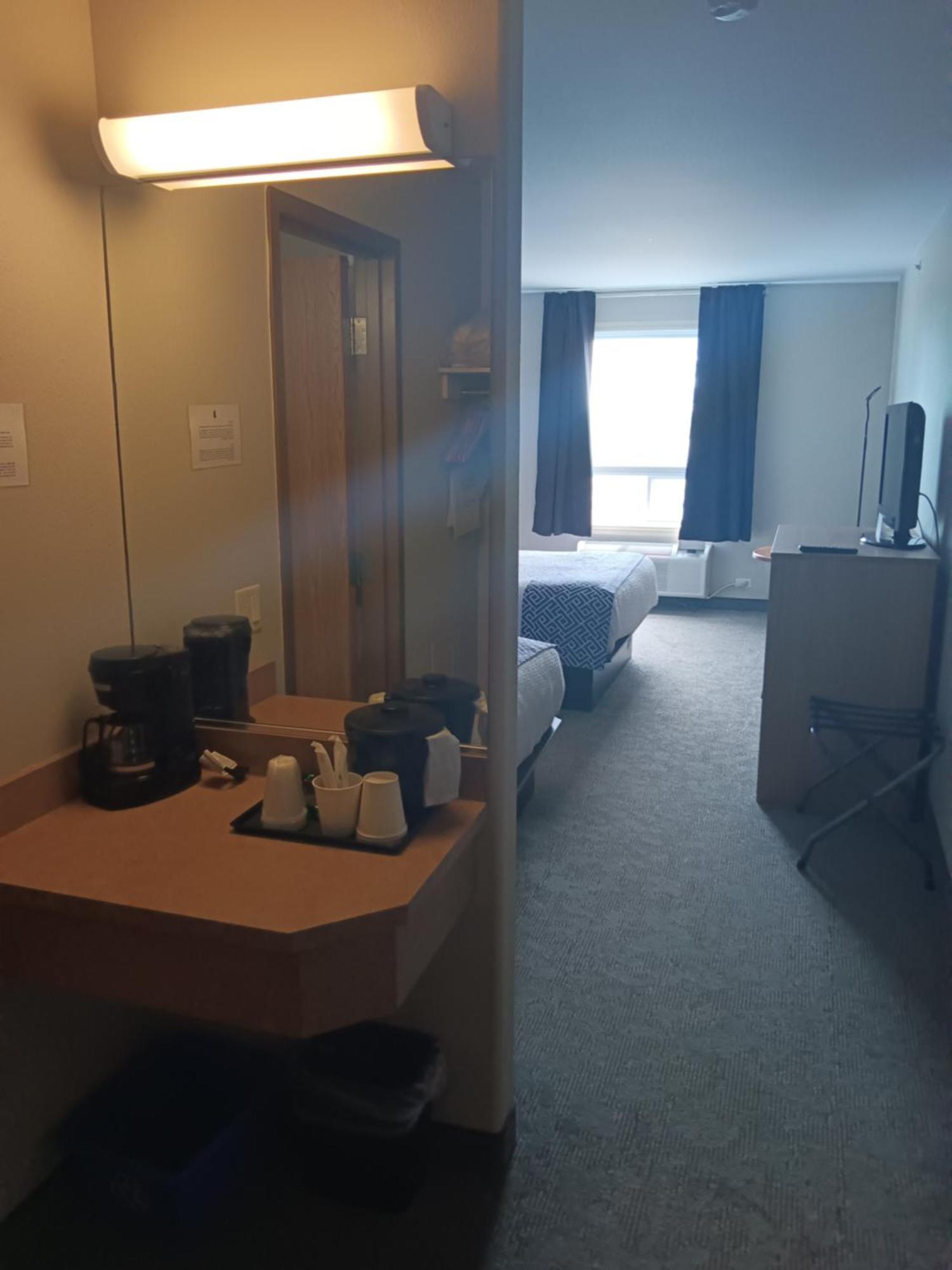 Super 8 By Wyndham St-Jerome Hotel Saint-Jerome Exterior photo