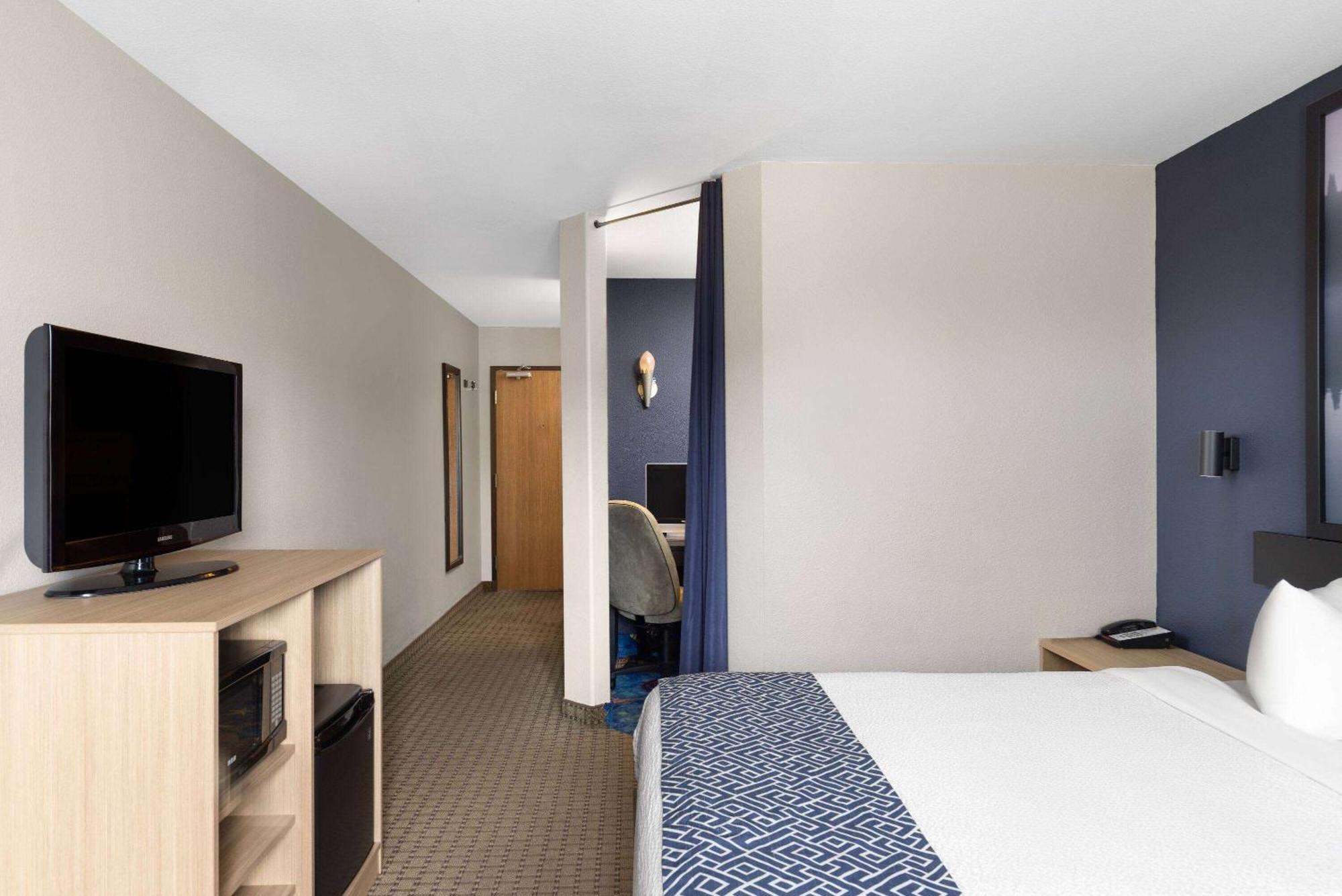 Super 8 By Wyndham St-Jerome Hotel Saint-Jerome Exterior photo