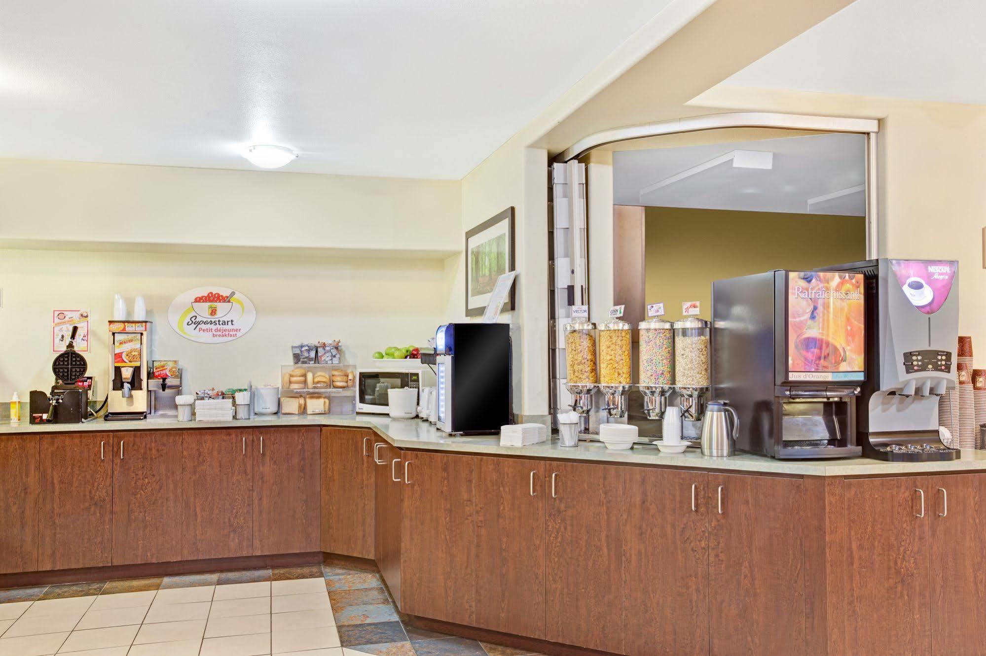 Super 8 By Wyndham St-Jerome Hotel Saint-Jerome Exterior photo